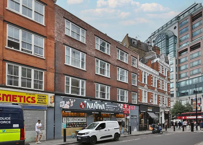 Imperial Middlesex Street Apartments